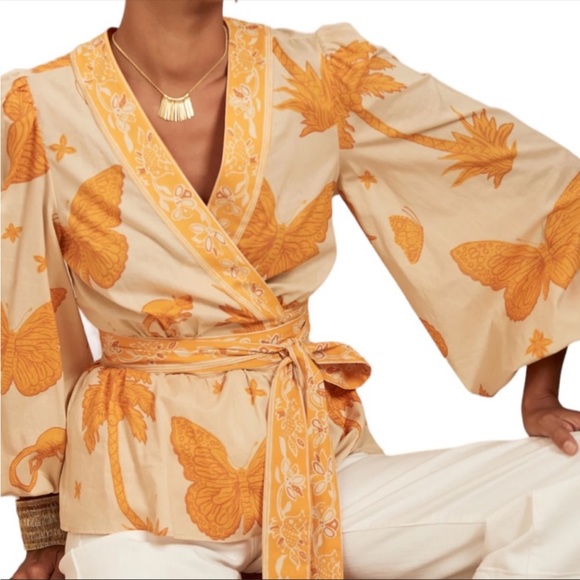 Perfect for summer. new banana republic butterfly wrap top. Gorgeous. Size M - Picture 1 of 3